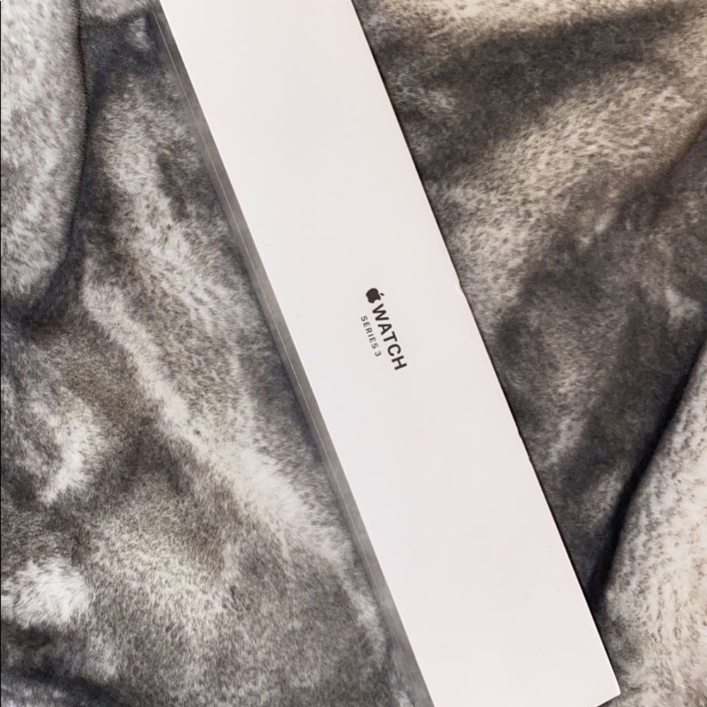 Apple Watch! Series 3, 38mm (GPS) Brand new! Silver Aluminum case, White band!